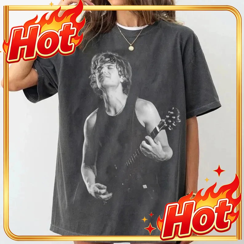 Custom Top DJO Joe Keery Poste - Street Fashion Poster ulasan dan harga