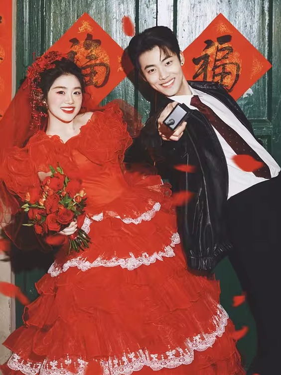 Red Vintage Street Style Weddi - Street Fashion Photographers ulasan dan harga