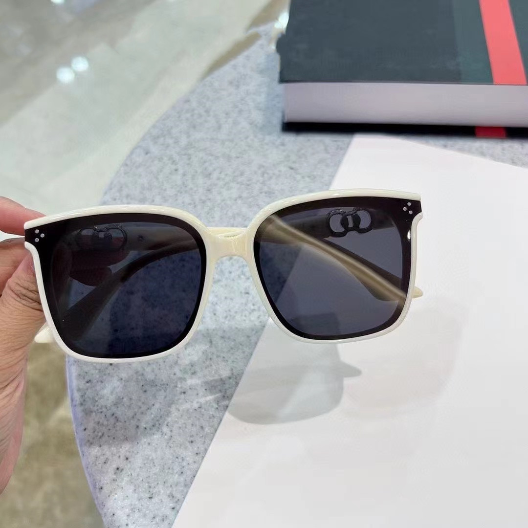 Same Style New Women's Sunglas - Street Fashion Shoot ulasan dan harga