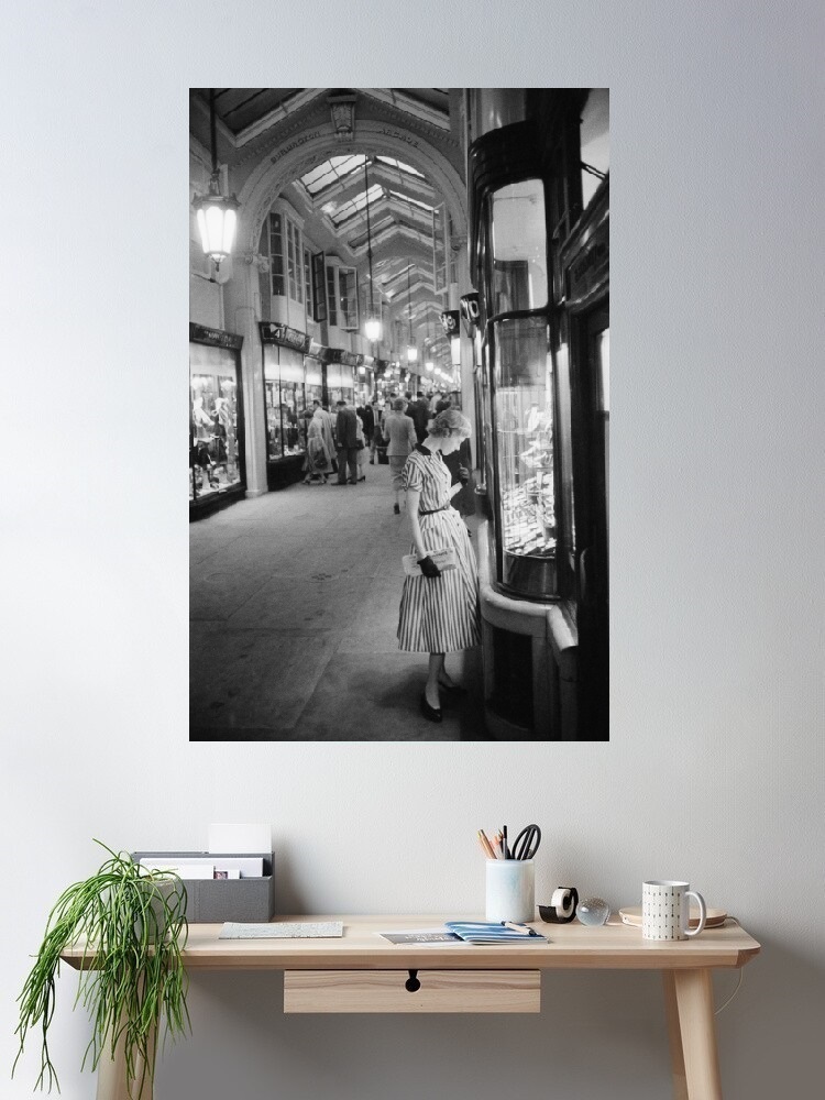 Slim Aarons, Burlington Arcade - Street Fashion Photographers ulasan dan harga